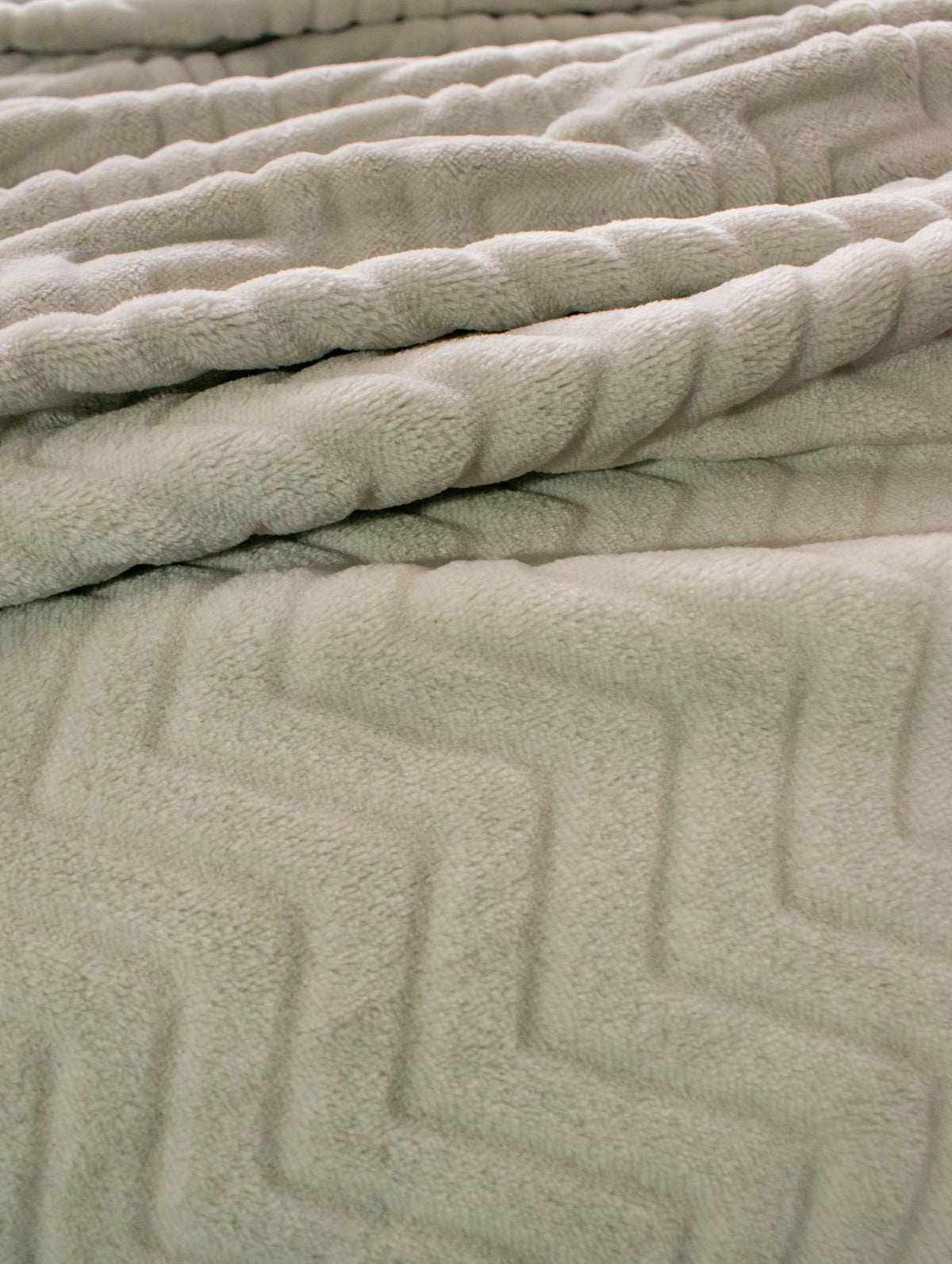 Cobija Flannel embozada Gris 230 x 250 cms (tamaño king) La Mia Stanza