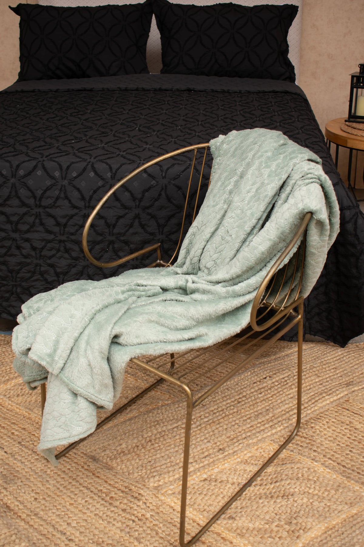 Cobija Flannel Unicolor Embozada Solenne