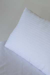 Almohadas set x 2 embozada con fibra siliconada de 800 gr