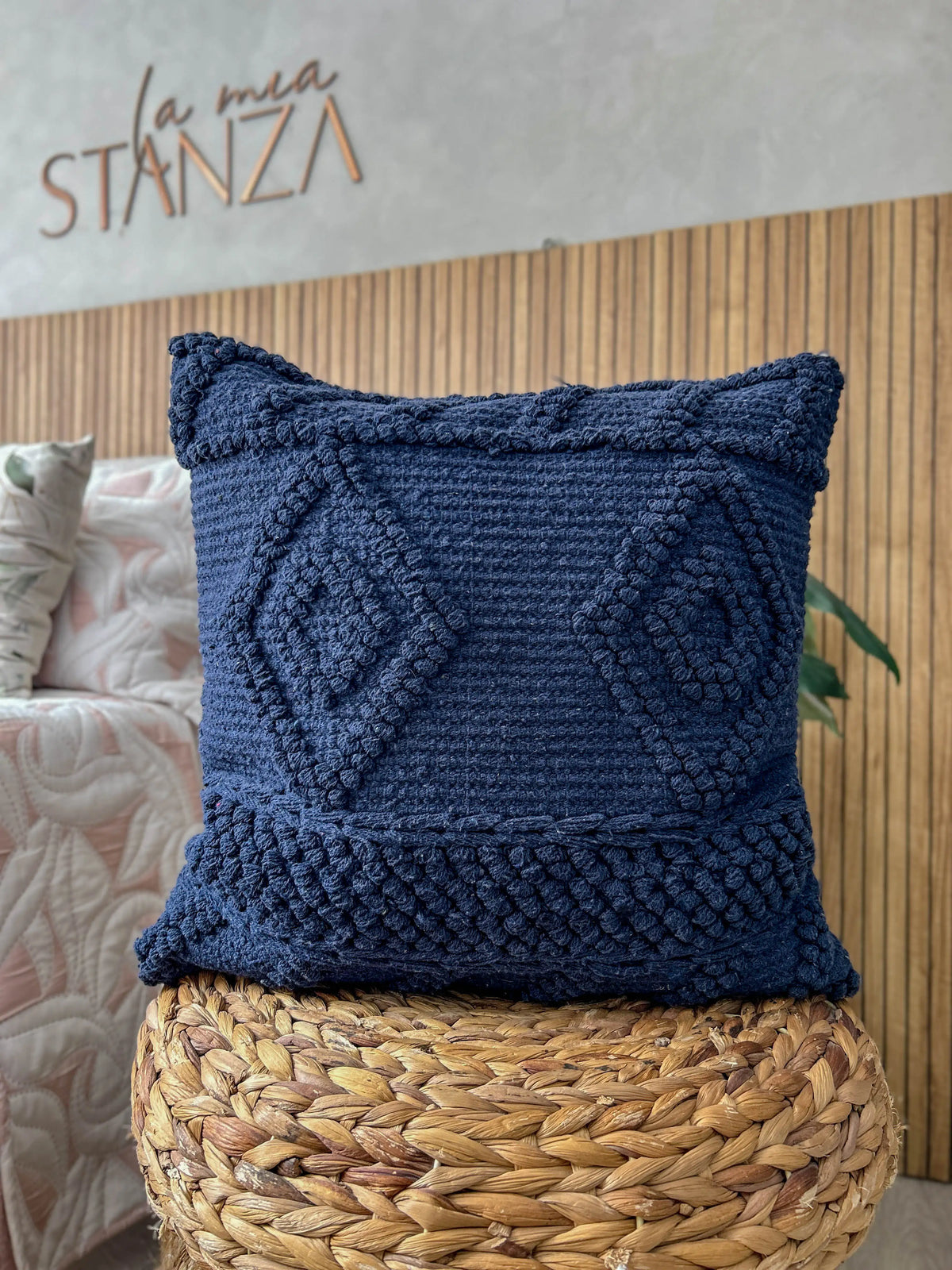 Cojín rombo azul