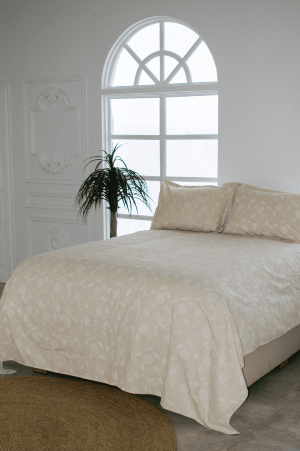 Cubrecama Jacquard  Beige Flores